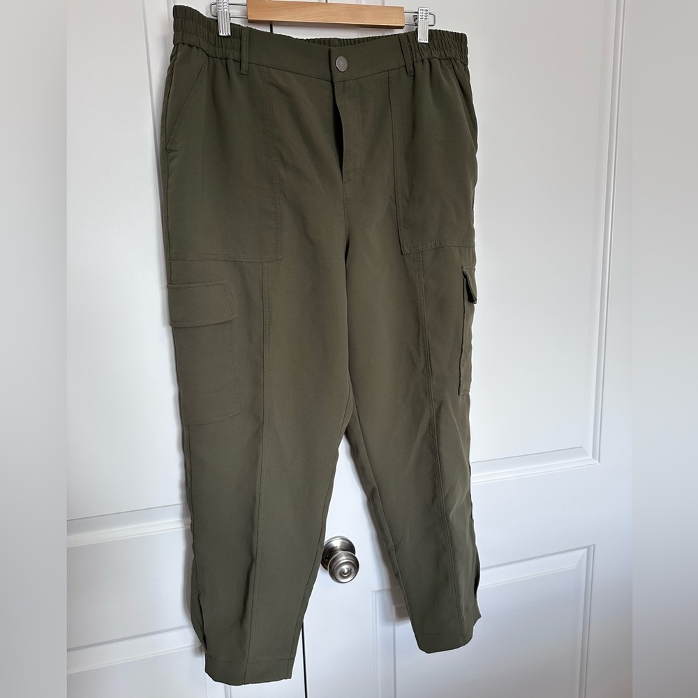 Green, cargo pants